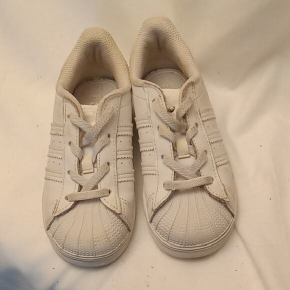 Adidas Toddler Size 9.5 Shell Toe Ortholite Cream Shoes - Picture 1 of 10